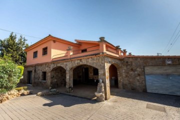 Maison 6 Chambres à La Serra