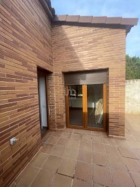 House 4 Bedrooms in Castellbisbal