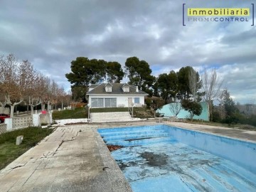 House 4 Bedrooms in Las Lomas del Gallego