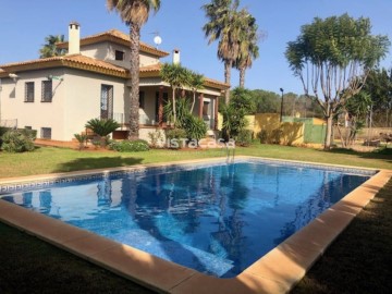 House 6 Bedrooms in Mairena del Alcor