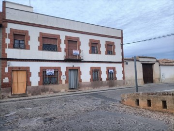 Edificio en Orgaz