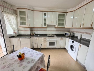 Apartment 4 Bedrooms in Ponferrada Centro