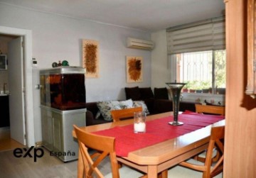 Apartment 6 Bedrooms in Abrera