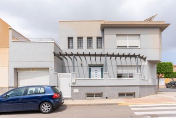 Casa o chalet 4 Habitaciones en El Ejido