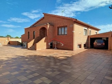 Casa o chalet 5 Habitaciones en Valdefresno