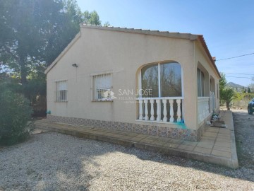 House 4 Bedrooms in Hondón de los Frailes