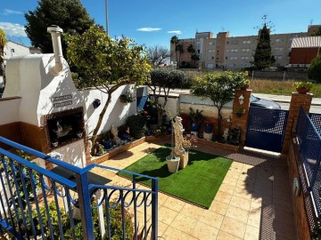 House 4 Bedrooms in El Castell de Cubelles