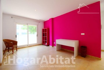 House 3 Bedrooms in Beniarjó