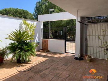 House 3 Bedrooms in Mirandilla