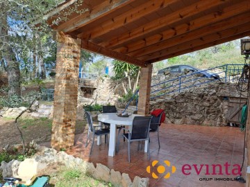 House 3 Bedrooms in Pla del Pelac