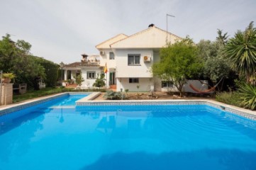 House 5 Bedrooms in Gójar