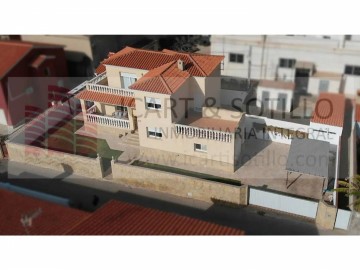 House 4 Bedrooms in Zona Boverals