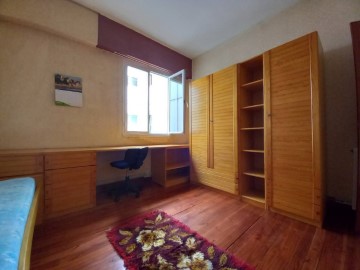 Apartment 4 Bedrooms in Las Arenas-Areeta