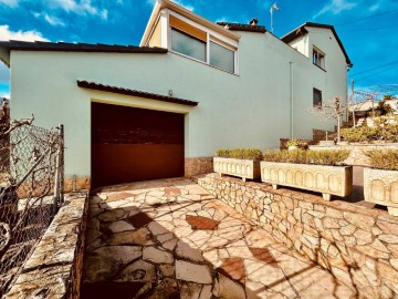 House 4 Bedrooms in Tordera