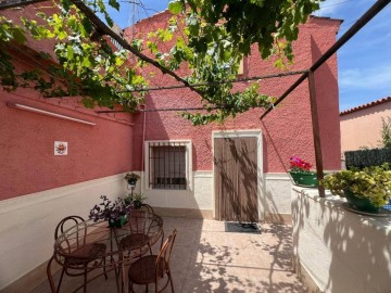 House 3 Bedrooms in Casco Antiguo