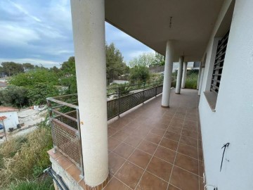 House 5 Bedrooms in Sant Esteve Sesrovires