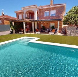 House 4 Bedrooms in Coto de San Benito