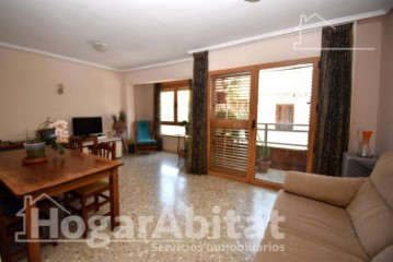 Apartment 3 Bedrooms in Benetússer