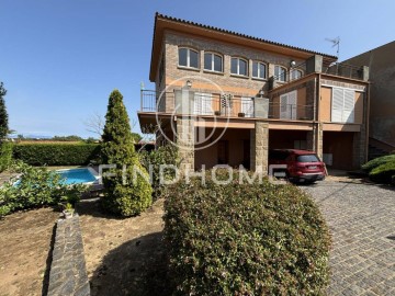 House 10 Bedrooms in Celrà