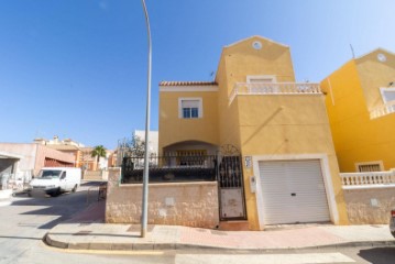 Maison 4 Chambres à El Carmen