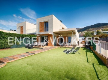 House 3 Bedrooms in Palau-Saverdera