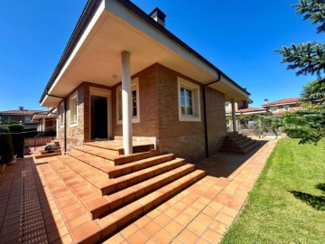 Casa o chalet 4 Habitaciones en La Vega-Oteruelo