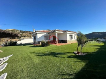 House 3 Bedrooms in Los Gómez