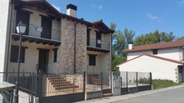 House 3 Bedrooms in Arbizu