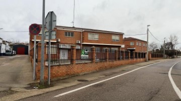 Casas rústicas 6 Habitaciones en Ctra de Villalpando - Urbanización Siglo XXI