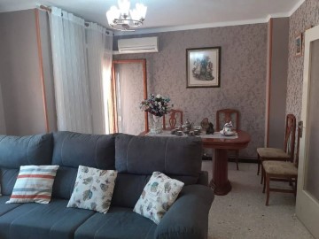 Apartment 4 Bedrooms in Linyola