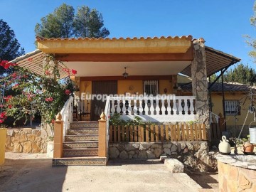 House 5 Bedrooms in Enguera