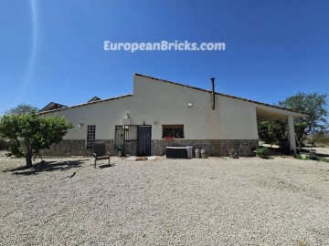 House 4 Bedrooms in La Pobla del Duc