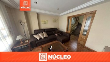 House 4 Bedrooms in Utiel