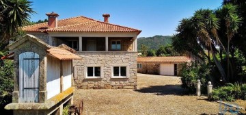 House 6 Bedrooms in Cardielos e Serreleis