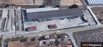 Bâtiment industriel / entrepôt à Alcochete