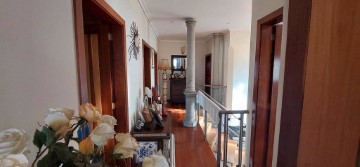 House 5 Bedrooms in Bico e Cristelo