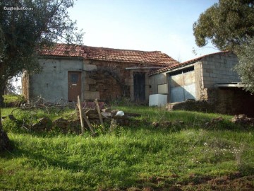 Maisons de campagne à Escalos de Baixo e Mata