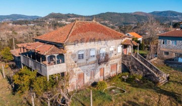 Quintas e casas rústicas 5 Quartos em Caldelas, Sequeiros e Paranhos