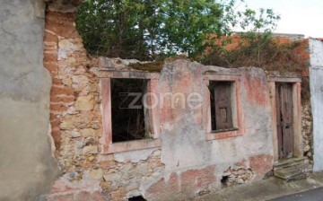 House 2 Bedrooms in Taveiro, Ameal e Arzila