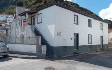 House 6 Bedrooms in Ribeira Quente