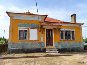 House 4 Bedrooms in Beco