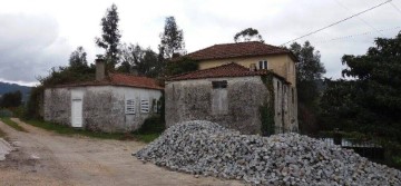 Quintas e casas rústicas em Sobradelo da Goma
