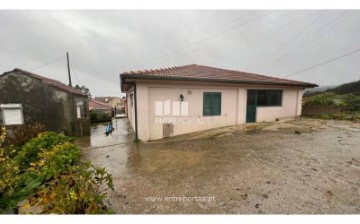 Maison 3 Chambres à Vila Boa de Quires e Maureles