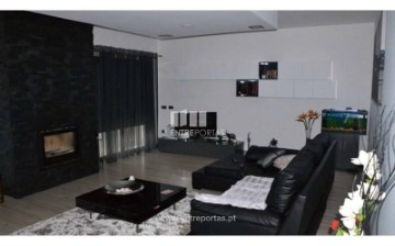 House 3 Bedrooms in Banho e Carvalhosa