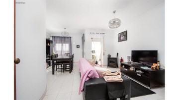 Apartamento 3 Quartos em Charneca de Caparica e Sobreda