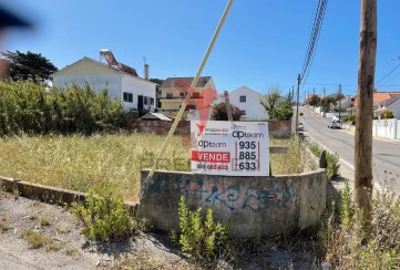 Terreno em Charneca de Caparica e Sobreda