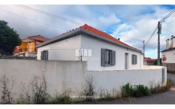 House 3 Bedrooms in Barroselas e Carvoeiro