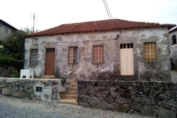 House 6 Bedrooms in Seroa