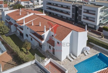 Prédio em Albufeira e Olhos de Água