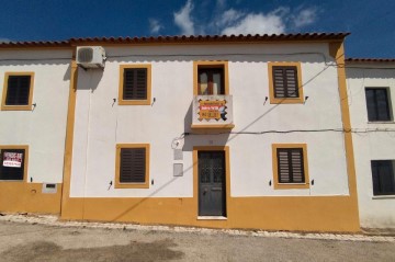 House 5 Bedrooms in Alcantarilha e Pêra